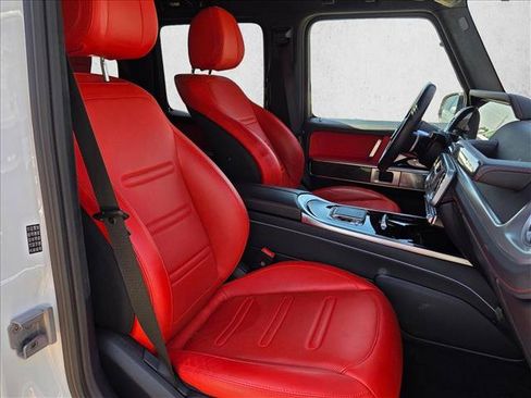 Used 2025 Mercedes-Benz G 550 image 24