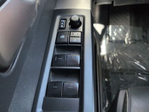 Used 2026 Toyota Tundra Limited AWD/4WD image 22