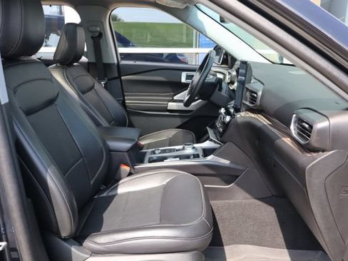 Certified 2024 Ford Explorer Limited w/ Limited Technology Package AWD/4WD image 41