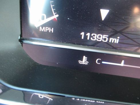 Used 2025 GMC Sierra 2500 SLT w/ SLT Premium Package image 33