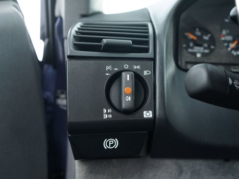 Used 1997 Mercedes-Benz SL 320 image 16