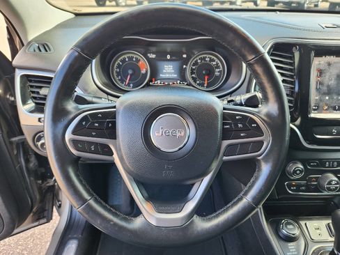 Used 2019 Jeep Cherokee Limited image 21