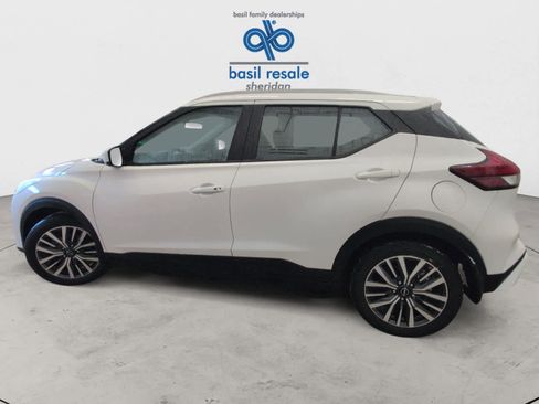 Used 2024 Nissan Kicks SV image 3