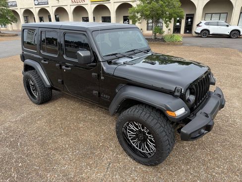 Used 2022 Jeep Wrangler Unlimited Sport AWD/4WD image 3