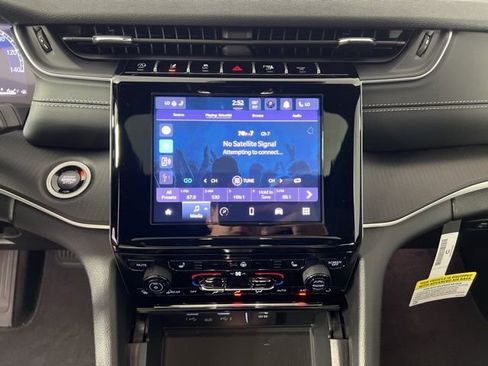 New 2025 Jeep Grand Cherokee Laredo X w/ Luxury Tech Group I image 20