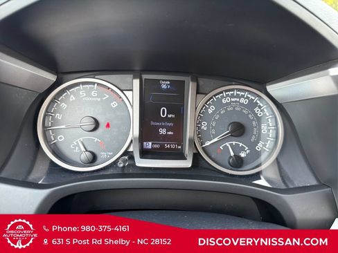 Used 2018 Toyota Tacoma SR5 RWD image 22