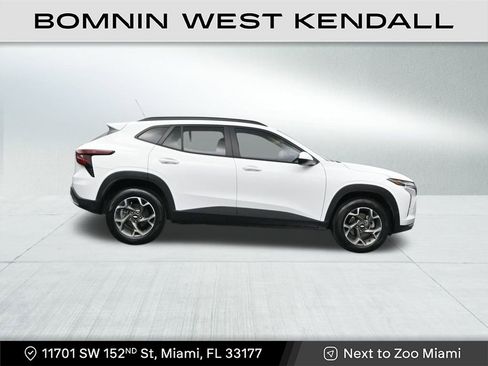 Used 2025 Chevrolet Trax LT image 6