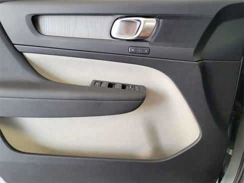 New 2026 Volvo XC40 B5 Plus w/ Protection Package Premier image 30