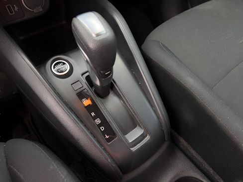 Certified 2025 Nissan Kicks Play S FWD image 27