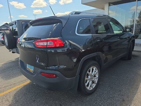 Used 2014 Jeep Cherokee Latitude w/ Cold Weather Group FWD image 6