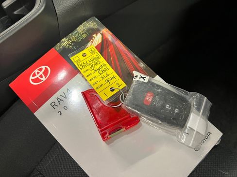 Certified 2025 Toyota RAV4 XLE image 38