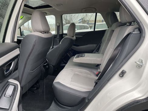 Used 2023 Subaru Outback Premium image 9