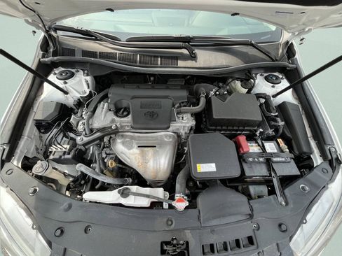 Used 2016 Toyota Camry XSE image 9