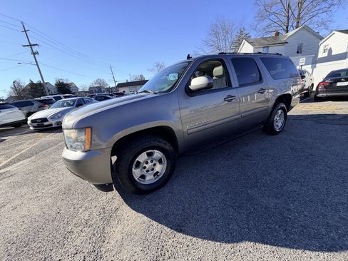 Used 2007 Chevrolet Suburban LT w/ LT Preferred Equipment Group image 21