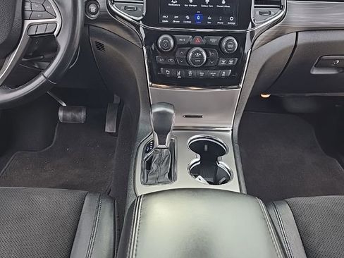 Used 2022 Jeep Grand Cherokee Laredo X image 14