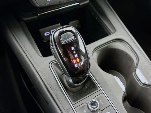 Used 2024 Cadillac XT4 Premium Luxury image 24