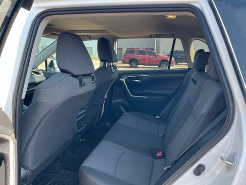 Used 2019 Toyota RAV4 XLE w/ Carpet Mat Package AWD/4WD image 29