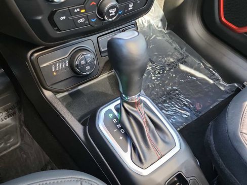 Used 2023 Jeep Renegade Trailhawk w/ Sun/Sound Group image 21