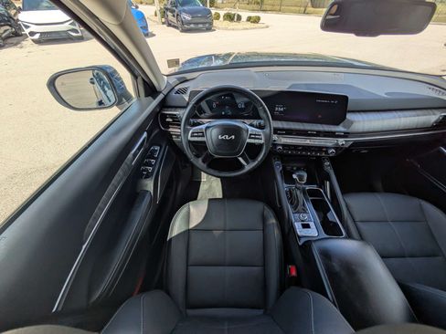 Used 2025 Kia Telluride EX w/ EX Captain's Chair Package AWD/4WD image 18