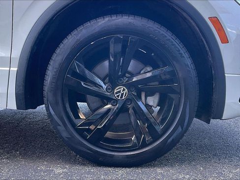 Certified 2023 Volkswagen Tiguan SE R-Line AWD/4WD image 7
