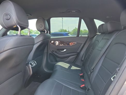 Used 2020 Mercedes-Benz GLC 300 w/ Premium Package image 11