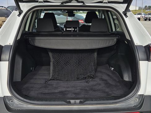 Used 2022 Toyota RAV4 XLE image 9