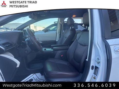 Used 2022 Toyota Sienna Platinum image 7