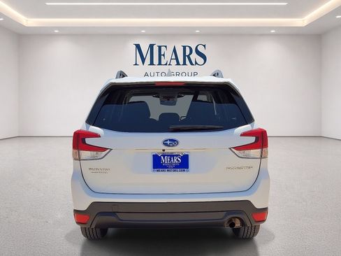 Used 2022 Subaru Forester Premium AWD/4WD image 4