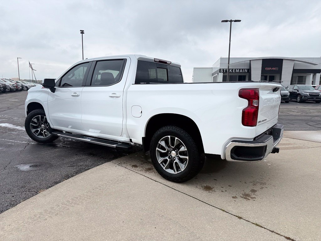 Used 2026 Chevrolet Silverado 1500 LT AWD/4WD image 3