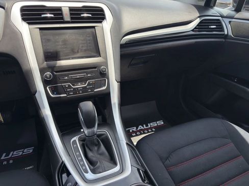 Used 2016 Ford Fusion SE AWD/4WD image 19