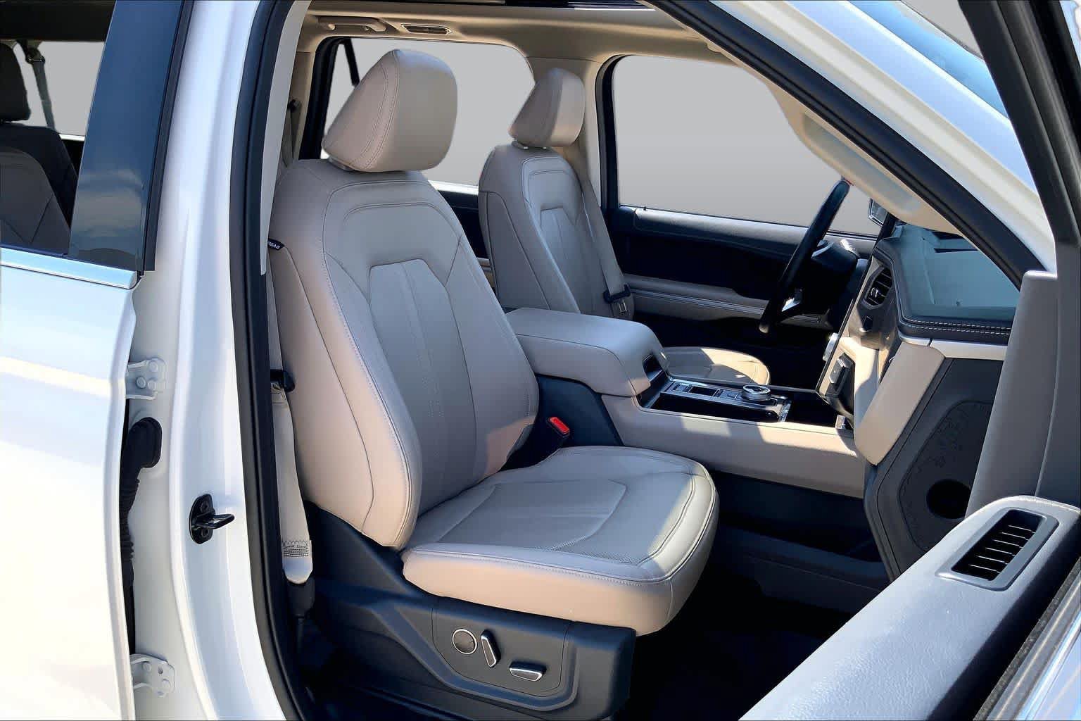 Used 2024 Ford Expedition Max Limited RWD image 9