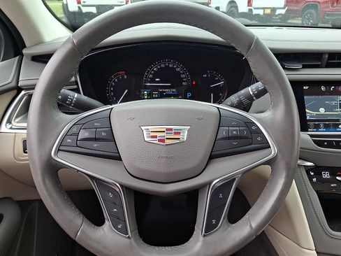 Used 2017 Cadillac XT5 Premium Luxury FWD image 27