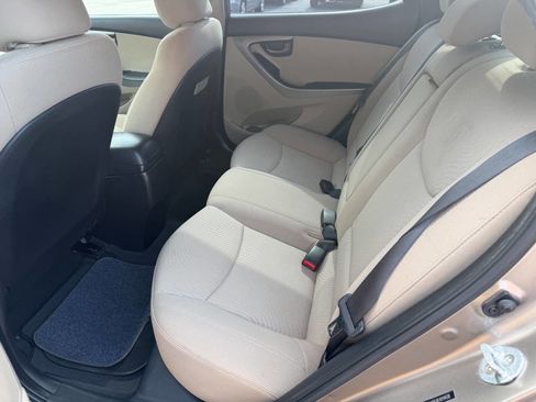 Used 2014 Hyundai Elantra SE FWD image 12