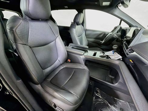 New 2026 Toyota Sienna XLE Woodland Edition AWD/4WD image 25