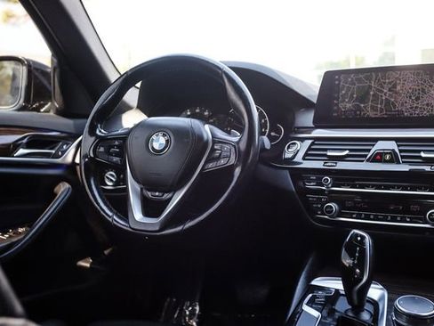 Used 2019 BMW 530i xDrive w/ Convenience Package AWD/4WD image 25
