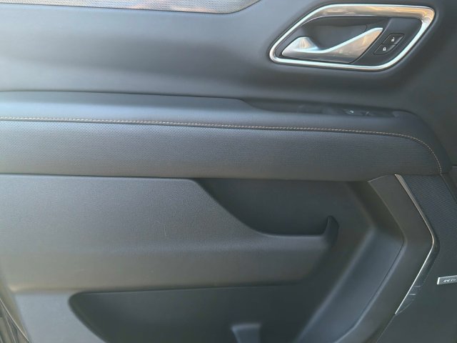 Used 2022 GMC Yukon XL AT4 w/ AT4 Premium Package AWD/4WD image 11