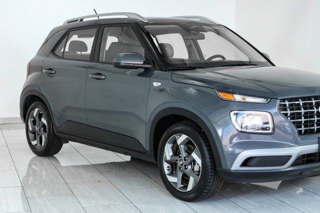 Used 2024 Hyundai Venue SEL FWD image 43