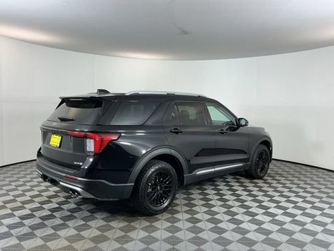 Certified 2025 Ford Explorer Platinum w/ Ultimate Package AWD/4WD image 5