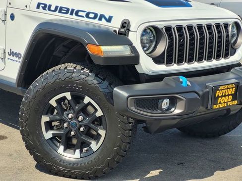Used 2024 Jeep Wrangler Unlimited Rubicon 4xe AWD/4WD image 9