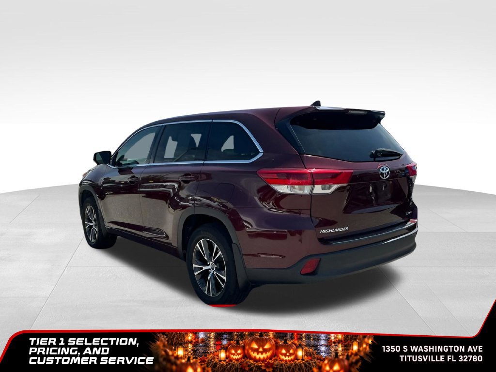 Used 2018 Toyota Highlander Plus w/ Carpet Mat Package (TMS) AWD/4WD image 4