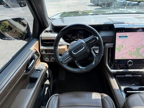 Used 2025 GMC Yukon Denali Ultimate w/ LPO, Floor Liner Package AWD/4WD image 24