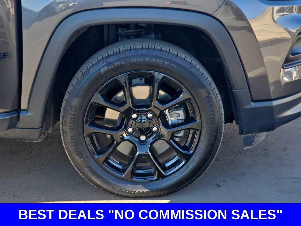 Used 2023 Jeep Compass Latitude w/ Sun and Sound Group AWD/4WD image 38