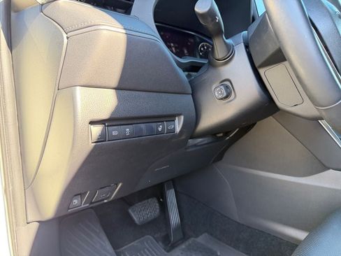 Used 2021 Toyota Venza XLE w/ Softex Package AWD/4WD image 19