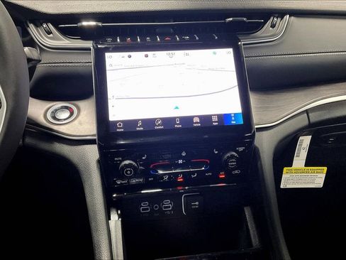 New 2025 Jeep Grand Cherokee Limited w/ Black Appearance Package image 25