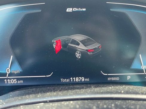 Used 2023 BMW 530e w/ Executive Package image 43