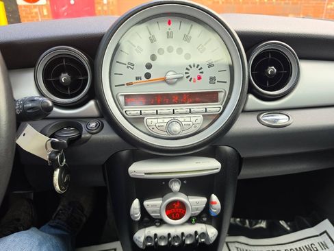 Used 2010 MINI Cooper Hardtop w/ Premium Pkg FWD image 29