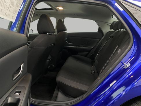 Certified 2025 Hyundai Elantra SEL image 30