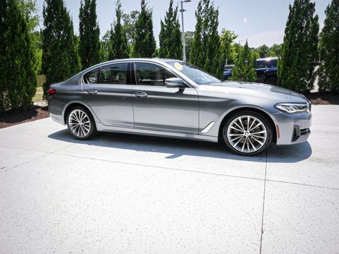 Used 2021 BMW 530i w/ Premium Package RWD image 11