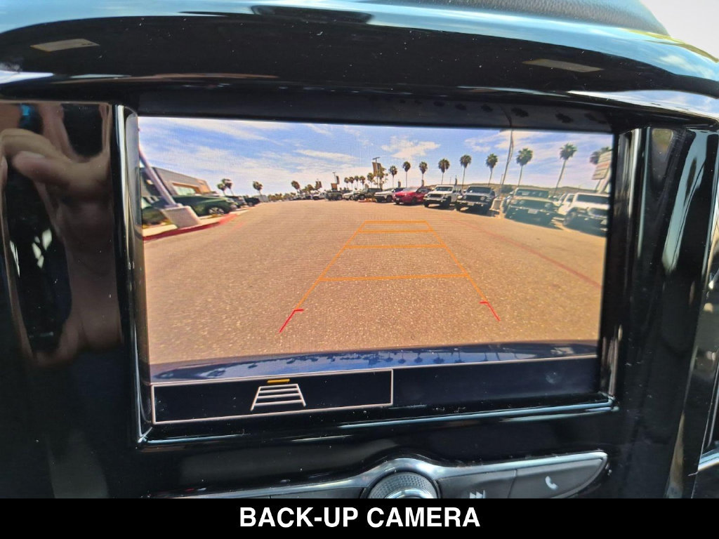Used 2022 Chevrolet Traverse LS FWD image 21