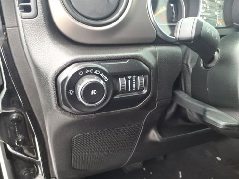 Used 2018 Jeep Wrangler Unlimited Sport S image 13